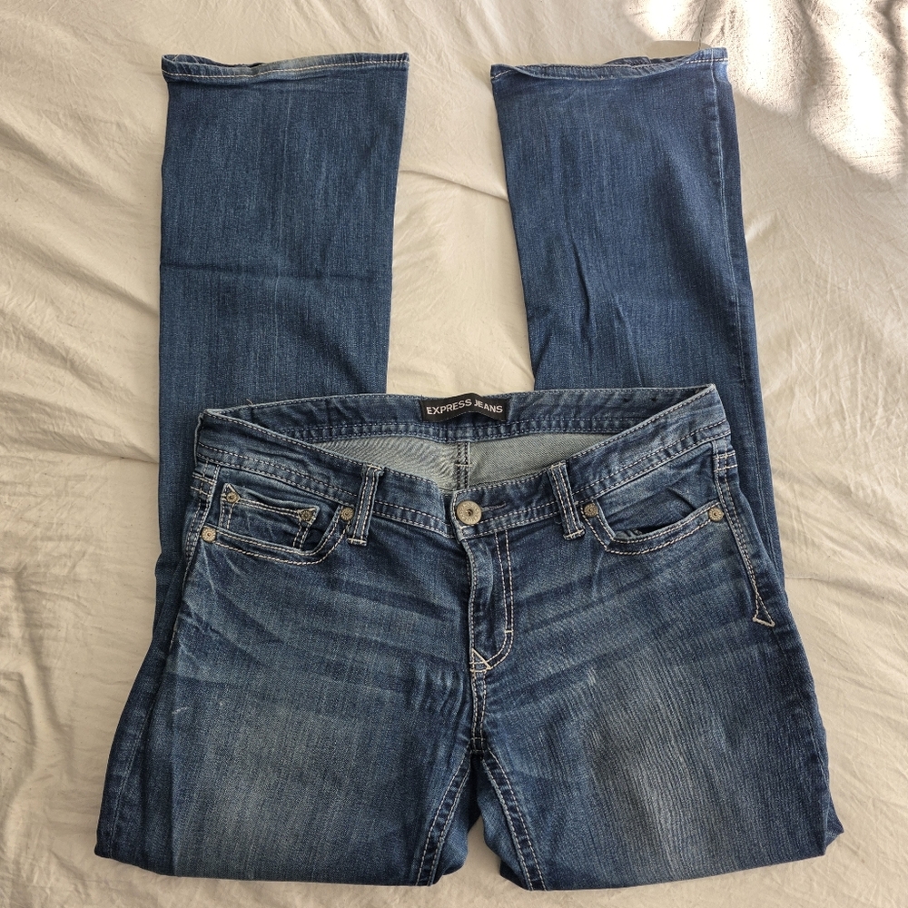Express Mid Rise Bootcut Jeans 10L